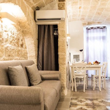 Dimore Del Borgo Antico - Il Sottano Монополи Экстерьер фото